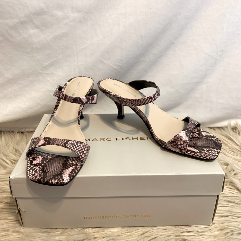 Marc Fisher Lilac Purple Snake Skin Kitten Heels